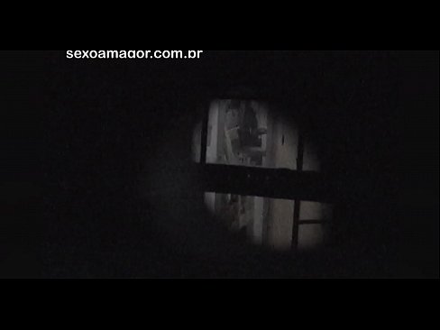 ❤️ Блонди ба таври махфӣ аз ҷониби як сайёҳи ҳамсоя, ки паси хиштҳои холӣ пинҳон шудааст, сабт мешавад ️❌ Супер секс дар порно tg.pornsexphoto.ru ❤